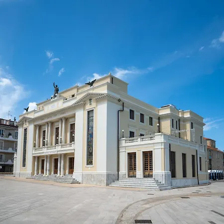 By Interhome Apartamento Ortona